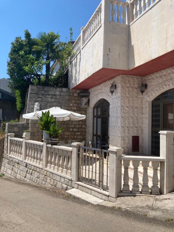 Guest House Vila Eli Herceg Novi Kültér fotó