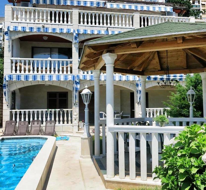 Guest House Vila Eli Herceg Novi Kültér fotó